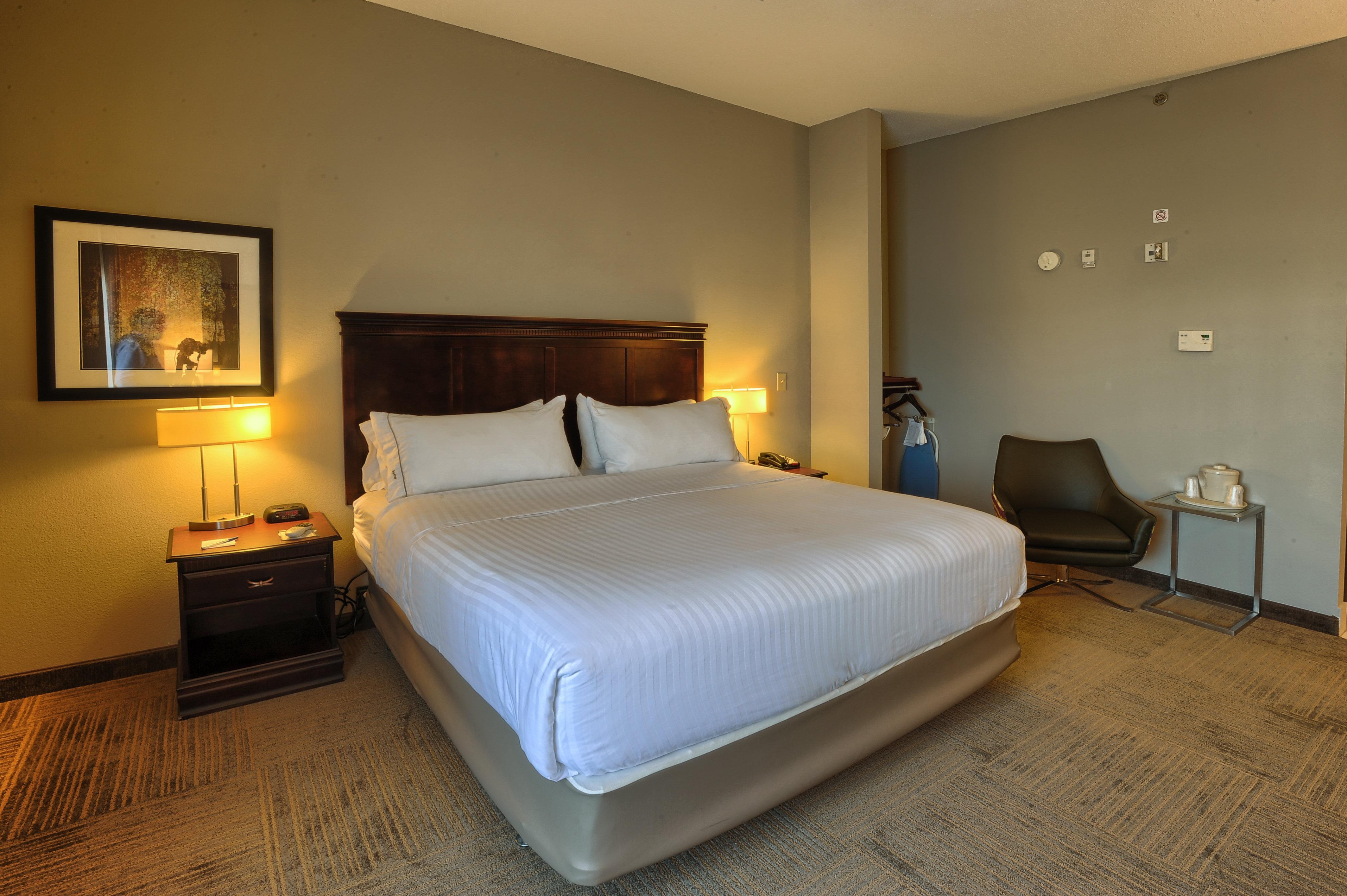 Holiday Inn Express Hotel & Suites Пел Сити Екстериор снимка
