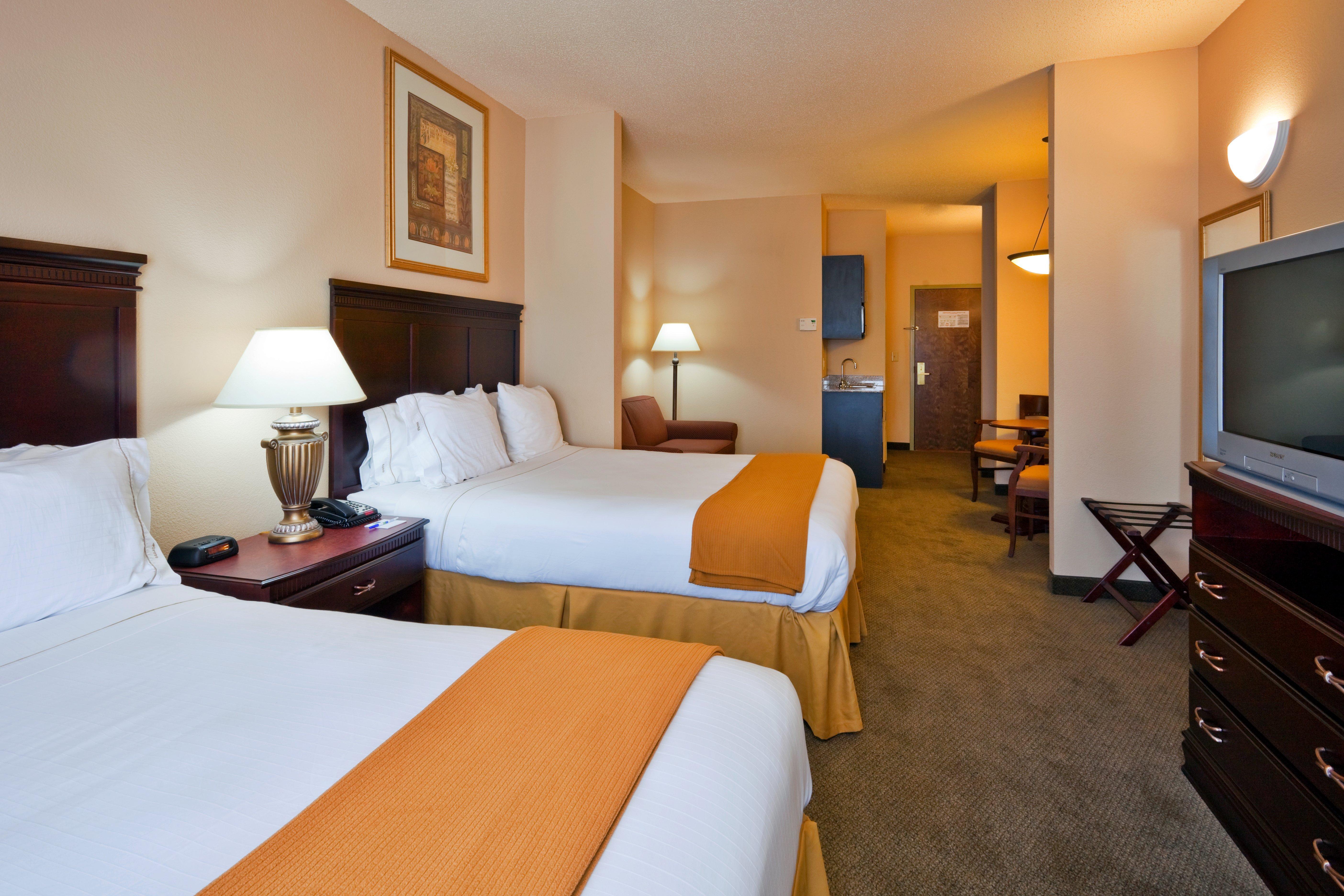 Holiday Inn Express Hotel & Suites Пел Сити Стая снимка